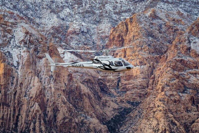 las-vegas-red-rock-canyon-and-vegas-strip-helicopter-tour
