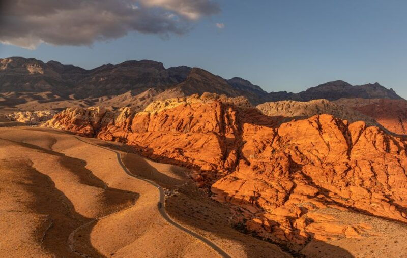 las-vegas-red-rock-canyon-helicopter-landing-tour