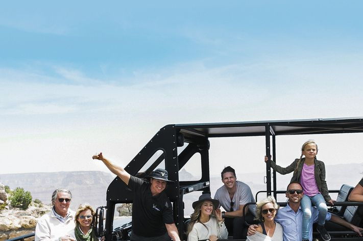 las-vegas-roundtrip-flight-to-grand-canyon-hummer-tour