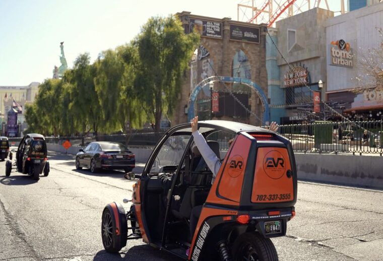 las-vegas-self-drive-strip-tour-in-an-electric-evr-car