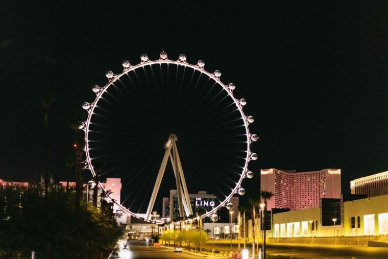 las-vegas-sightseeing-night-tour-by-open-top-bus