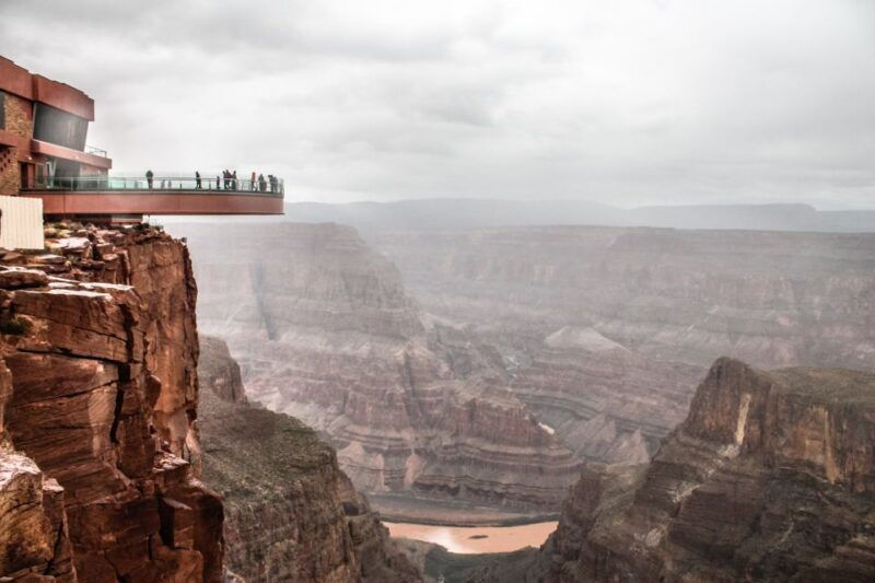 las-vegas-small-group-grand-canyon-skywalk-hoover-dam-tour