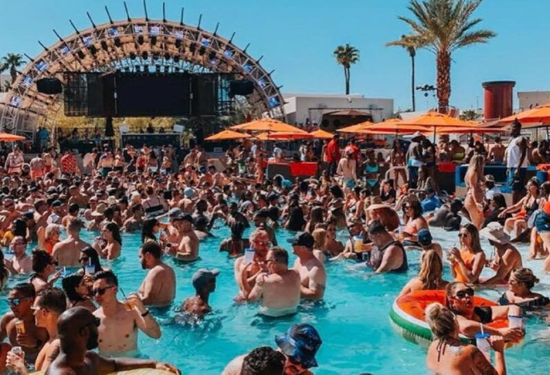las-vegas-strip-3-stop-pool-party-crawl-with-party-bus