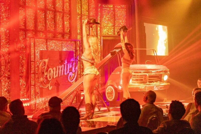 las-vegas-tickets-to-x-country-show-at-harrahs-cabaret