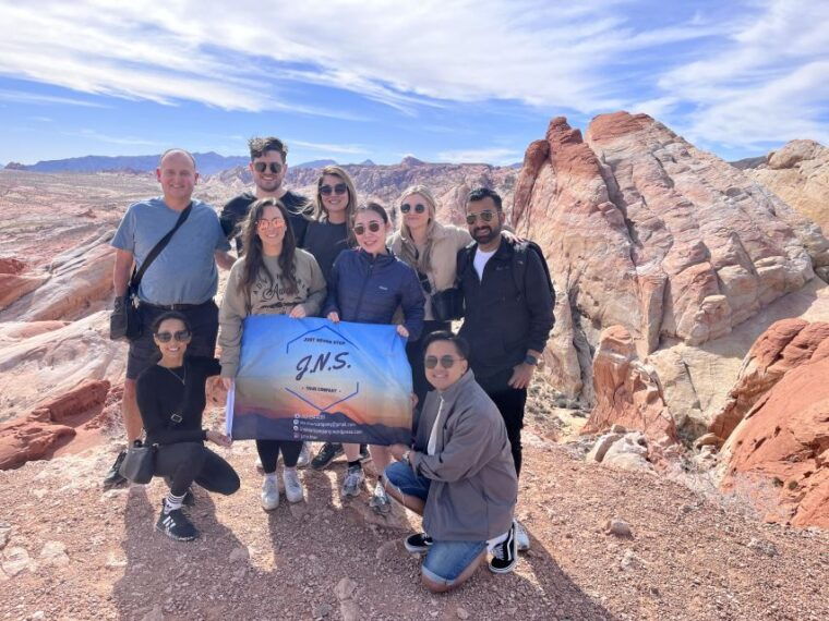 las-vegas-valley-of-fire-and-seven-magic-mountains-day-trip