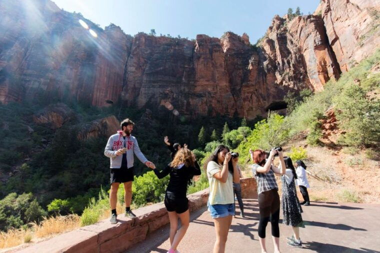 las-vegas-valley-of-fire-and-zion-national-park-1-day-tour