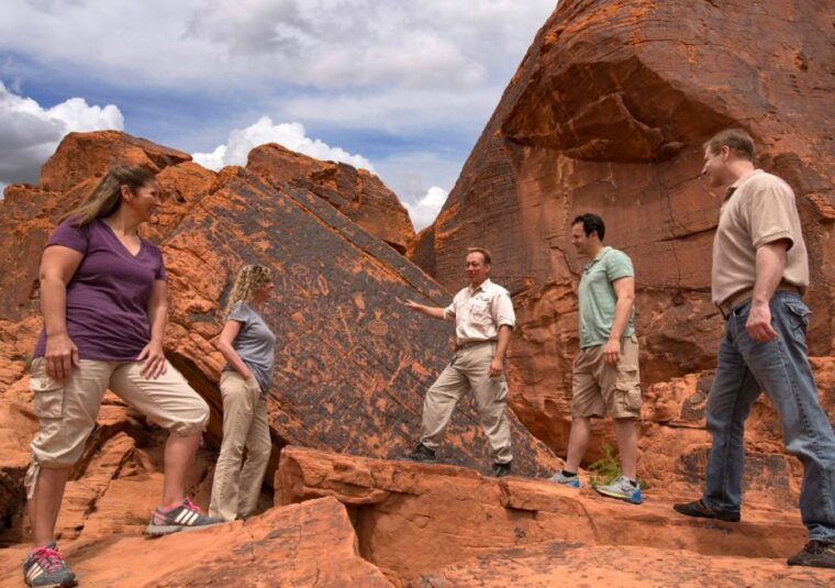 las-vegas-valley-of-fire-tour-in-luxury-tour-trekker