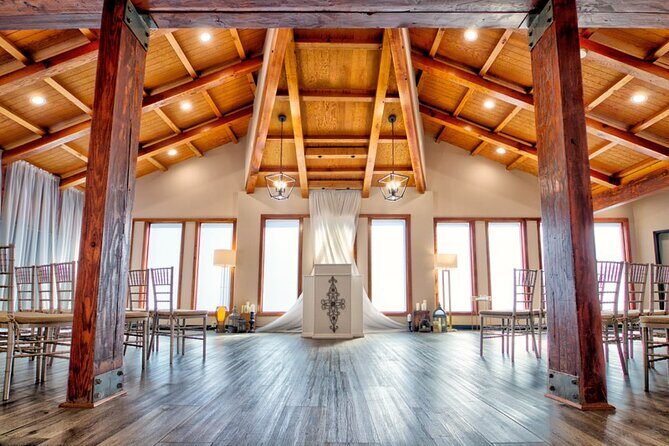 Las Vegas Wedding at The Little Vegas Chapel - Why Choose The Little Vegas Chapel?