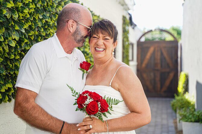 Las Vegas Wedding at The Little Vegas Chapel including Limousine Transportation - The Experience in Detail