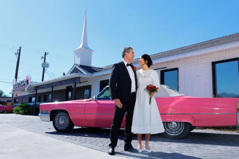 las-vegas-wedding-with-limousine-transportation