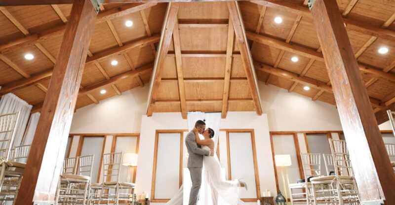 las-vegas-wedding-with-limousine-transportation