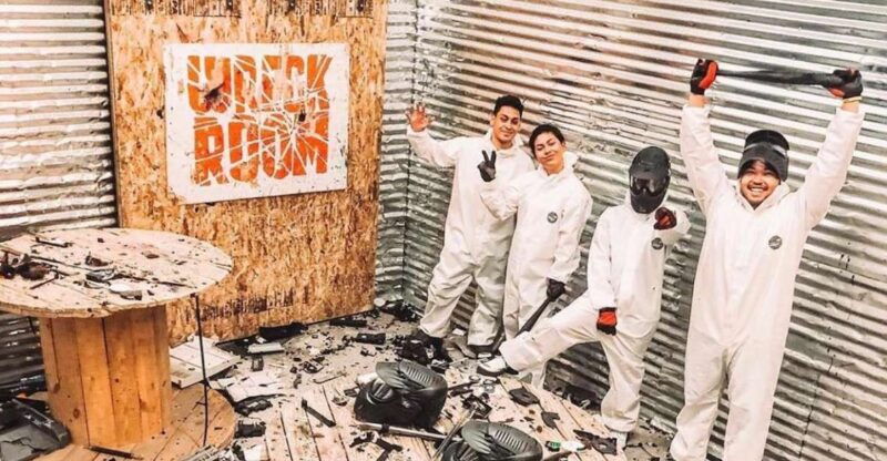 las-vegas-wreck-room-experience