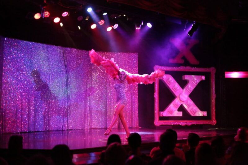 las-vegas-x-burlesque-show-at-the-flamingo