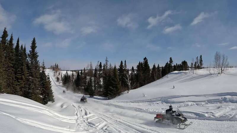 lascension-snowmobiling-upper-laurentians-2hrs