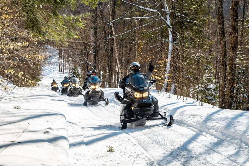 lascension-snowmobiling-upper-laurentians-2hrs