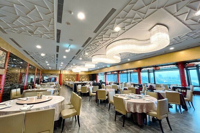 Late Night Dining Experience at The Grand Hotel - A Detailed Look at the Experience