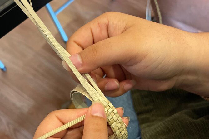 lauhala-bracelet-craft-class-on-maui