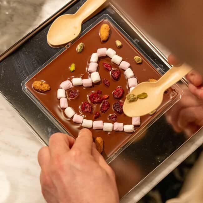 Lausanne: Between exploring the city and gourmet tasting - Vibrant Markets and Local Flavors