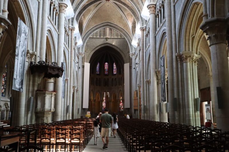 Lausanne: Private Exclusive History Tour with a Local - Meeting Point and Accessibility