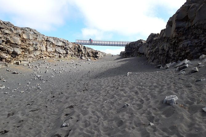 lava-craters-and-hot-springs-private-tour