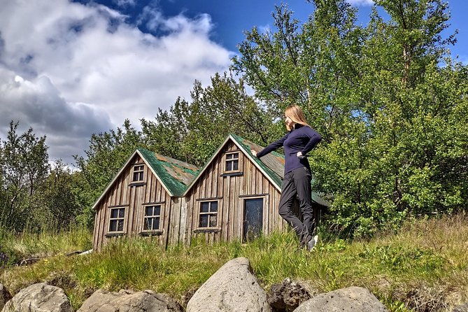 lava-waterfalls-sagas-unique-canyon-baths-small-group-tour