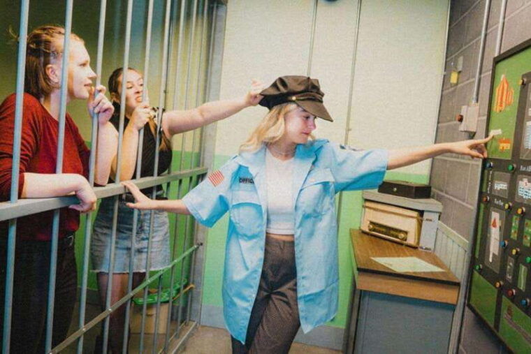 laval-will-you-escape-game-show-experience