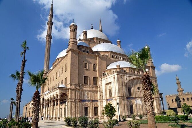 Layover Tour to Giza Pyramids, Sphinx, Coptic & Islamic Cairo - Old Cairo: A Tapestry of Faiths  