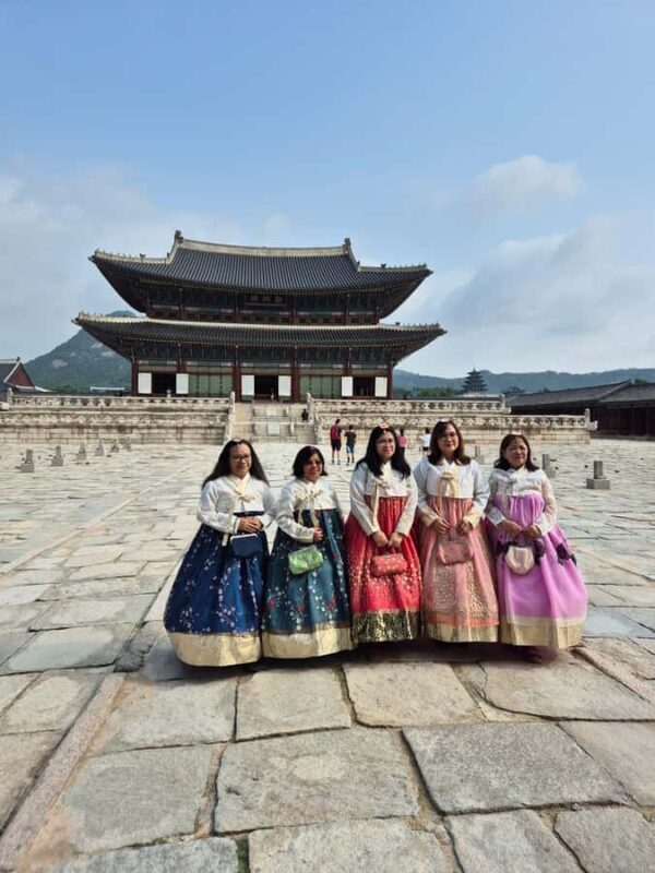 Layover tour to Seoul Gyeongbokgung Palace and key places - Exploring Seoul in a Short Time: A Practical Guide to the Gyeongbokgung Layover Tour