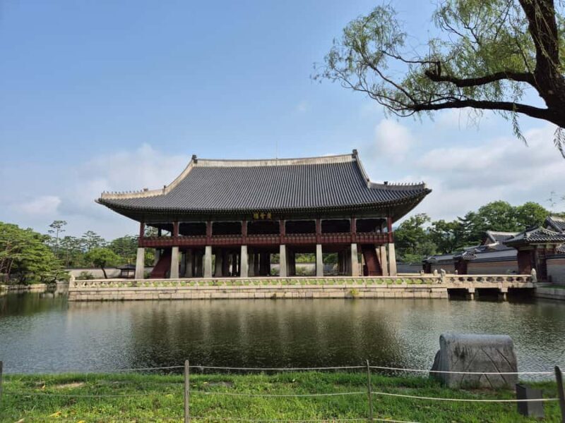 Layover tour to Seoul Gyeongbokgung Palace and key places - Key Points