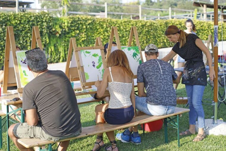 lazise-painting-expereince-with-wine-and-local-food-platter