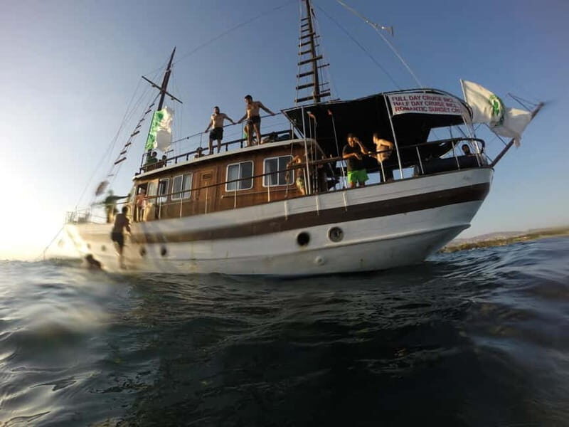Lazy Full-Day Cruise - Lazy Full-Day Cruise in Paphos – A Relaxed Way to Enjoy the Coastline
