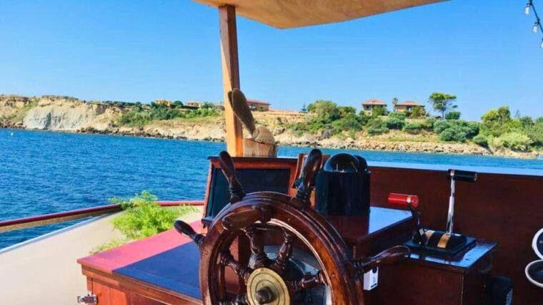 le-castella-capo-rizzuto-marine-protected-area-boat-tour