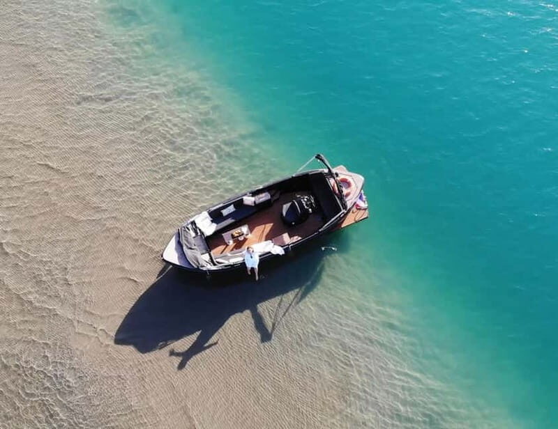 Le Grau du Roi: Privatize a charming boat for 2 hours with skipper - The Experience in Detail