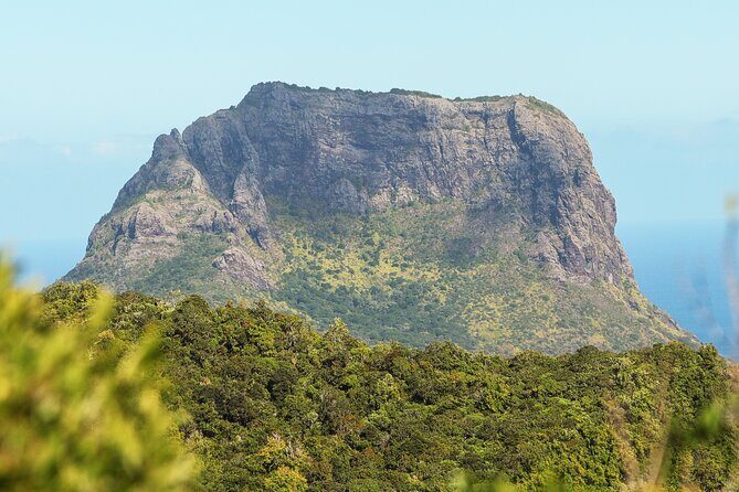 Le Morne Mountain Sunrise Hike & Climb - A Complete Look at the Le Morne Mountain Sunrise Hike & Climb