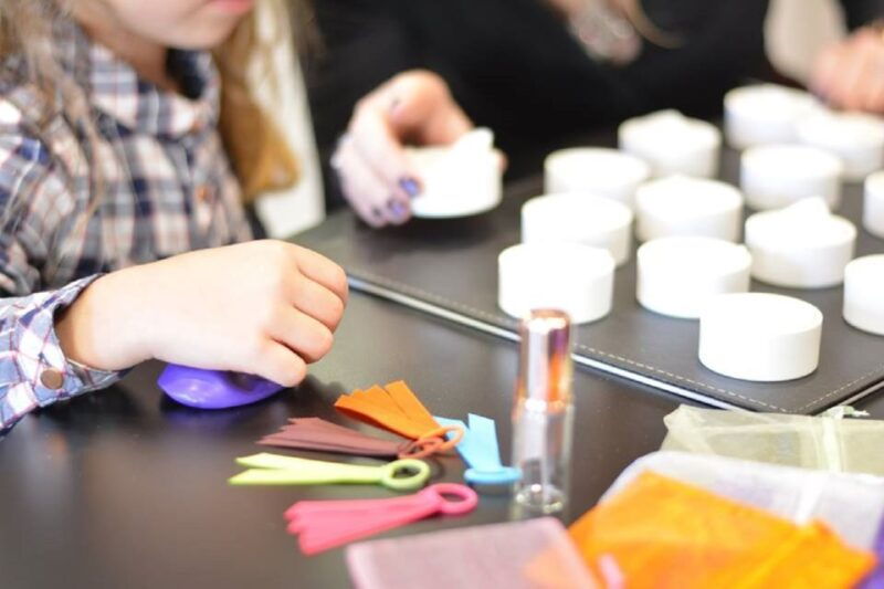 le-petit-parfumeur-perfume-creation-children-in-grasse