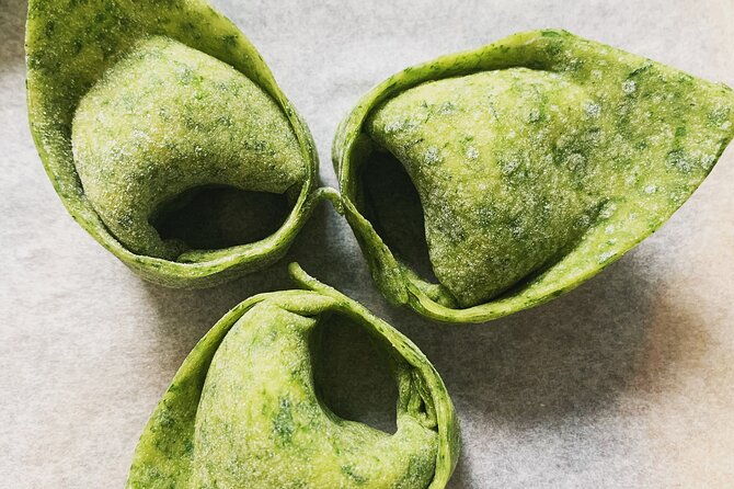learn-eat-fresh-pasta-masterclass-and-meal-in-a-locals-home