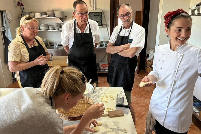 learn-how-to-make-fresh-pasta-or-sardinian-desserts-from-vero-local