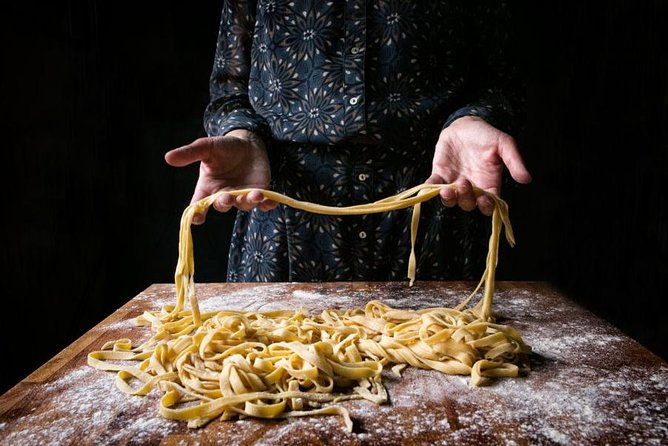 learn-how-to-make-traditional-tuscan-tagliatelle-in-florence-2