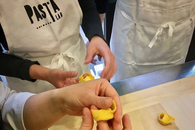 learn-to-make-fresh-pasta-in-a-traditional-pasta-shop-in-bologna