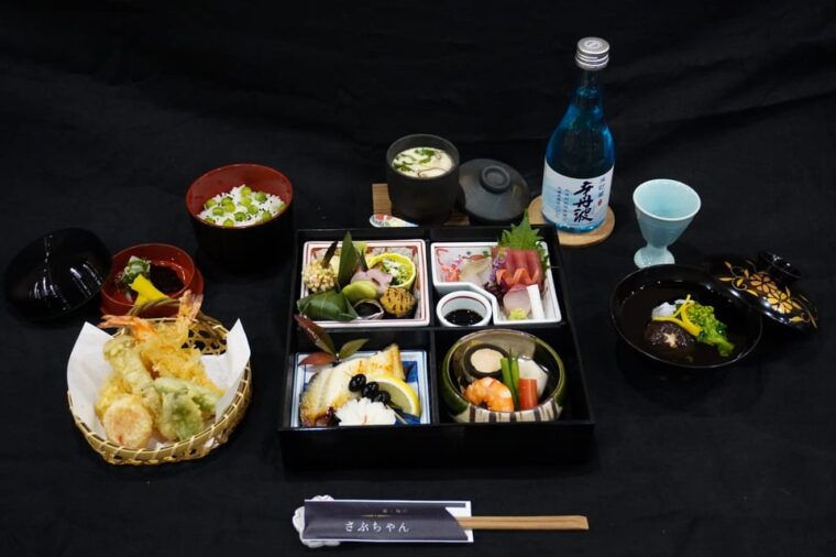 learneat-traditional-japanese-cuisine-and-sake-at-izakaya