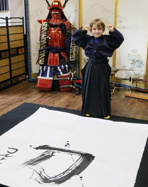Learning Shodo with a kimono and Trying Samurai Calligraphy - An In-Depth Look at the Experience