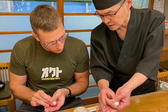 learning-sushi-from-a-professional-sushi-chef-in-osaka