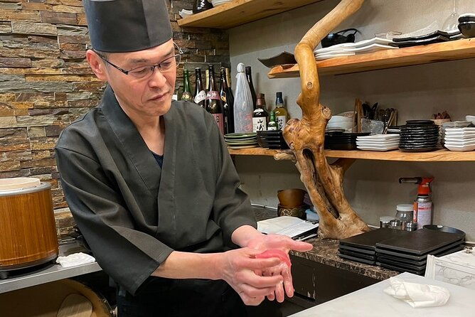 learning-sushi-from-a-professional-sushi-chef-in-osaka