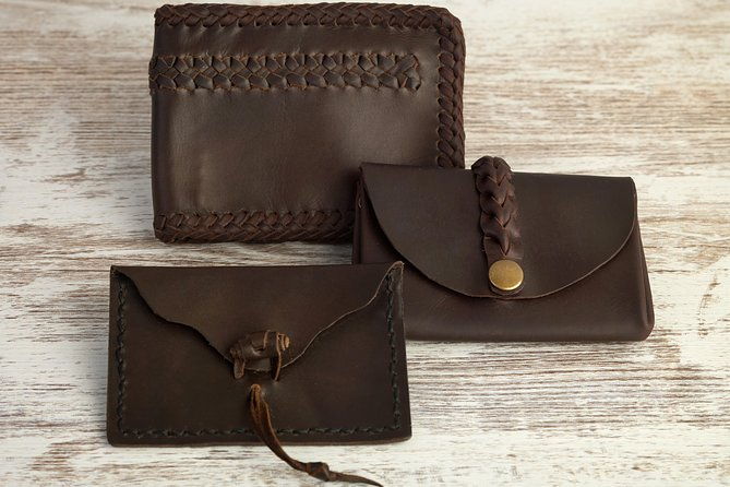 leathercraft-workshop-in-the-rastro-of-madrid