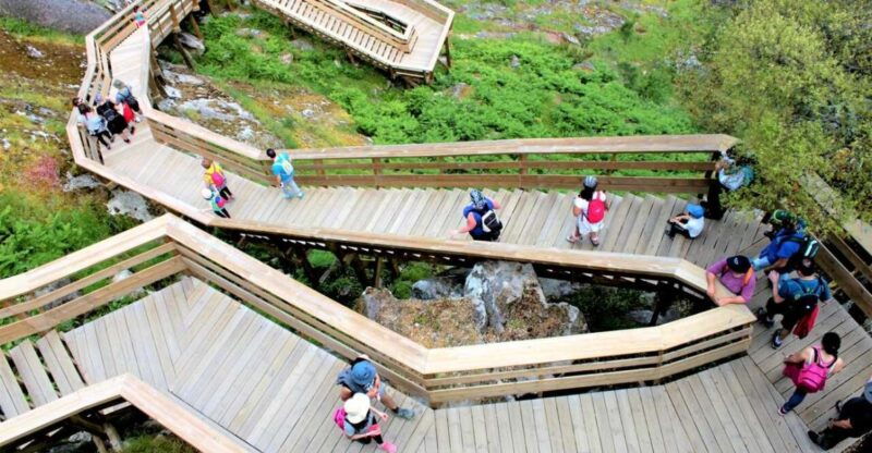 leave-porto-and-go-hiking-in-the-paiva-walkways-arouca