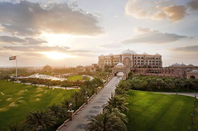 Lebanese Terrace and Emirates Palace with Transfer and Lunch - FAQ