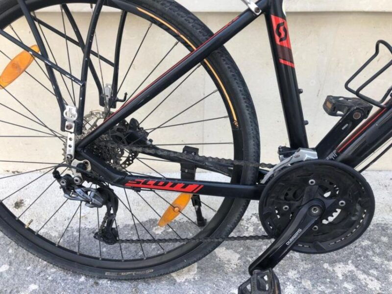 lecce-bike-rental-city-trekking-e-bikes