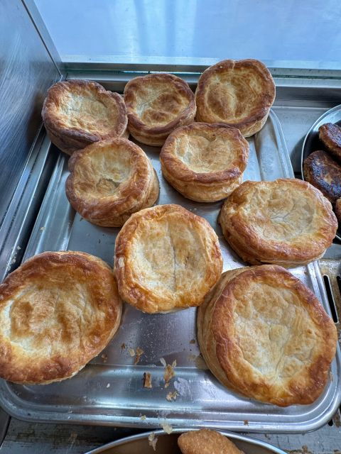 lecce-guided-street-food-walking-tour-with-food-and-wine