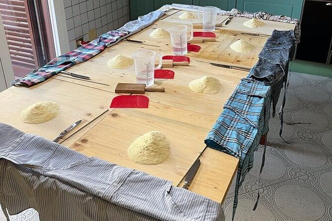lecce-hands-on-home-cooking-class-craft-orecchiette-savor-wine
