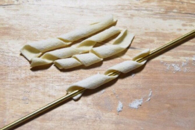 lecce-hands-on-home-cooking-class-craft-orecchiette-savor-wine
